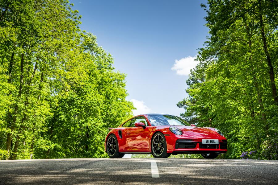  Porsche 911 Turbo S (992) 2020 года  (UK) (фото 5 из 42)